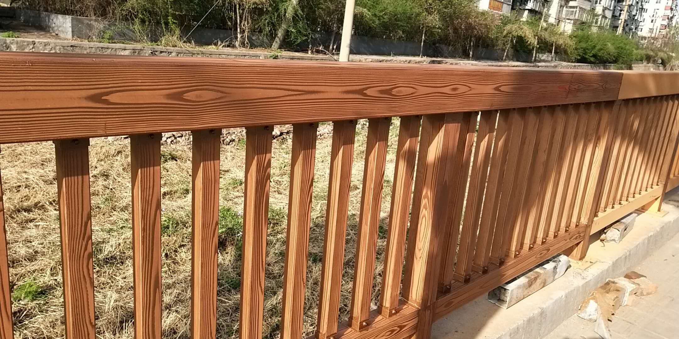 大渡口河北承德双桥区护栏仿木纹漆施工项目